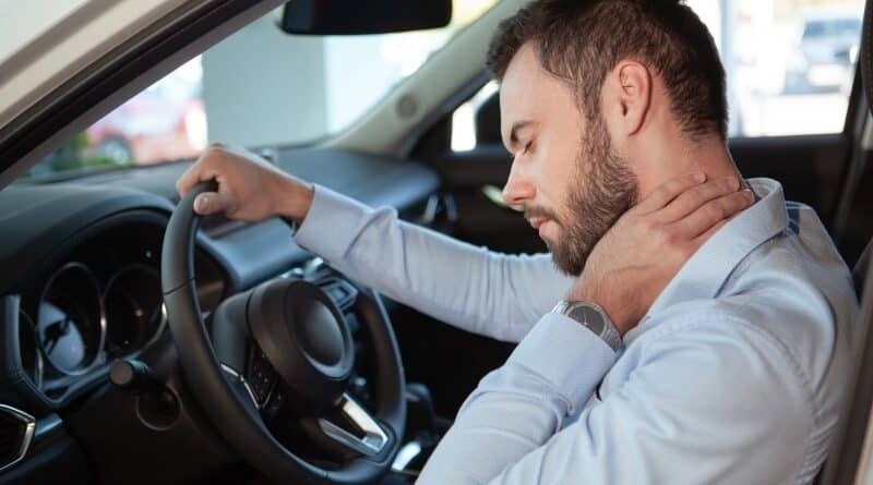 Das hilft bei Rückenschmerzen und Nackenschmerzen beim Autofahren