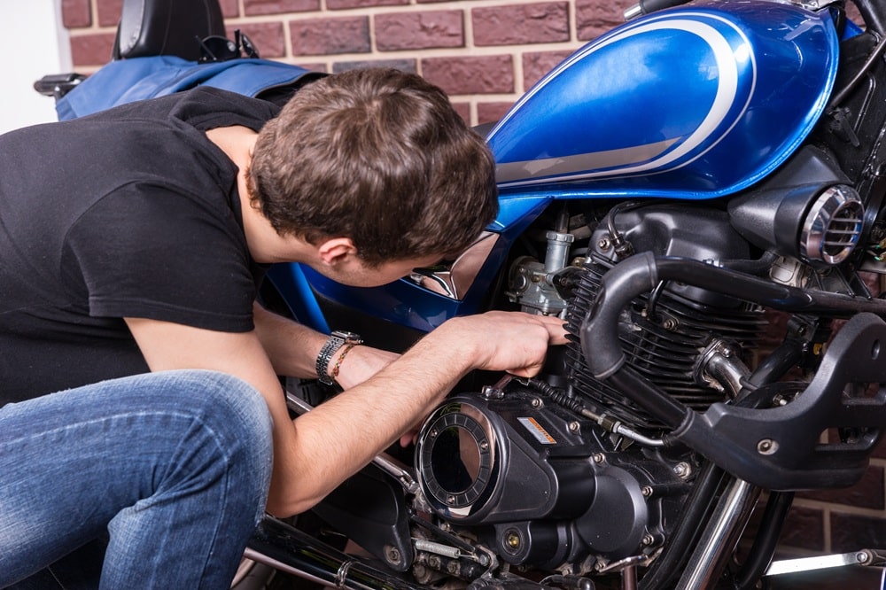 Motorrad Wartung leicht gemacht: Ein Leitfaden für Ersatzteile und Pflege