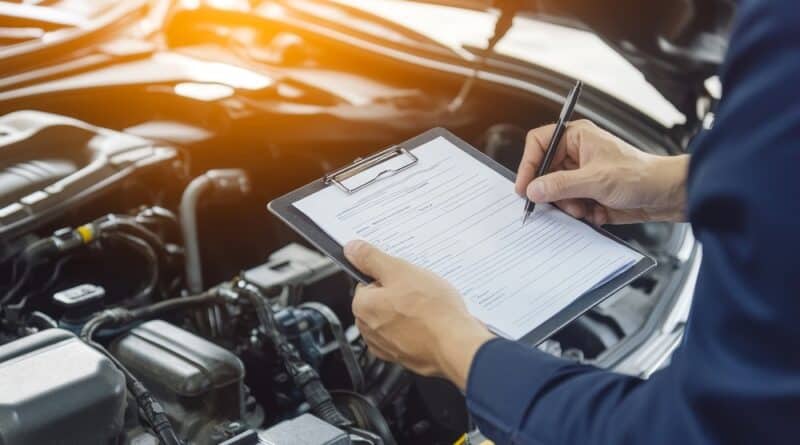 Fahrzeugwartung vor der Urlaubsfahrt: Was Sie prüfen sollten